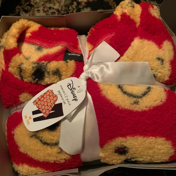 Winnie Pooh 2 Piece PJ Set - Picture 4 of 4